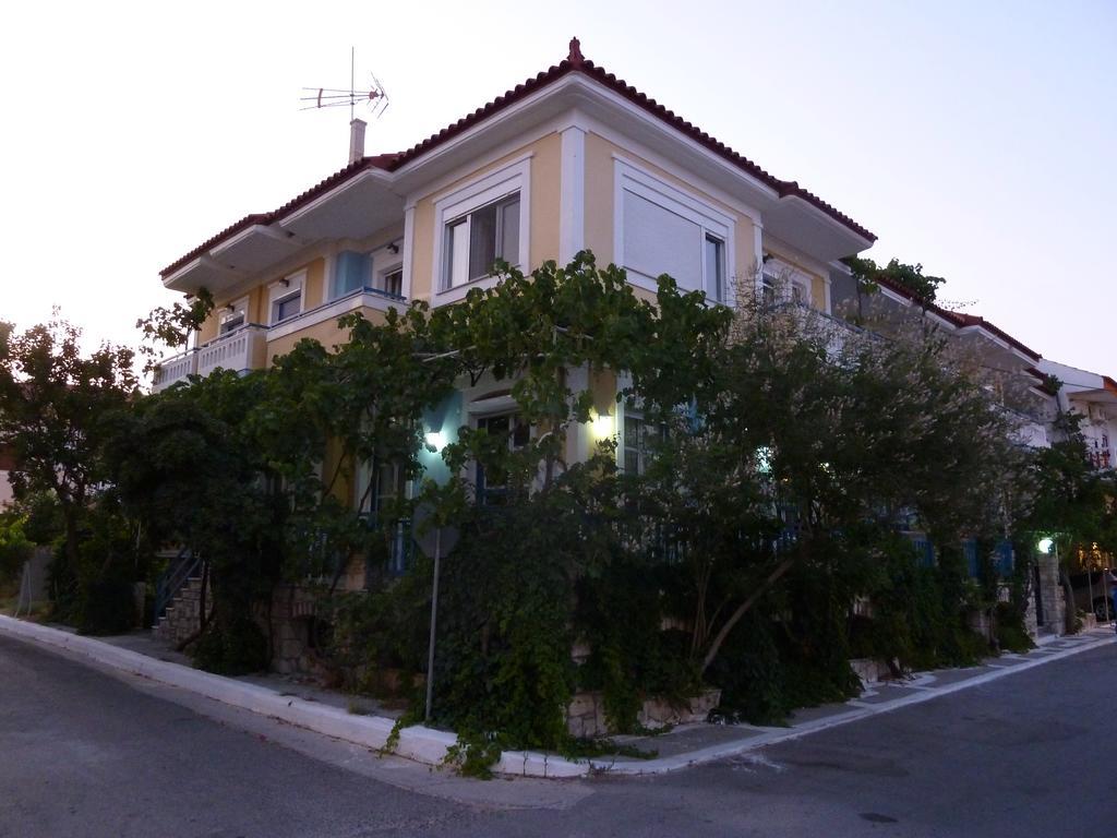 Paris Beach Hotel Iréo Kültér fotó