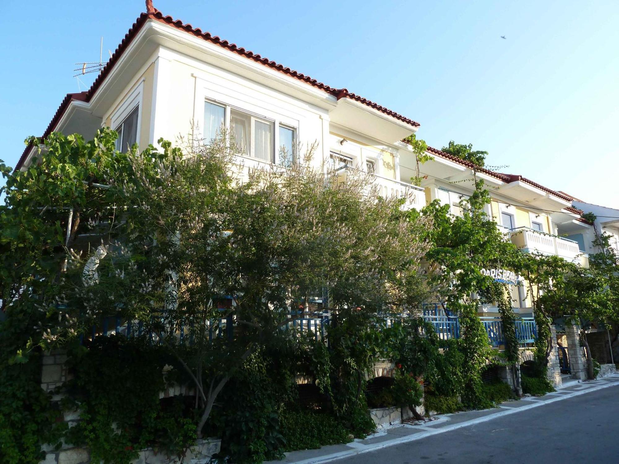Paris Beach Hotel Iréo Kültér fotó
