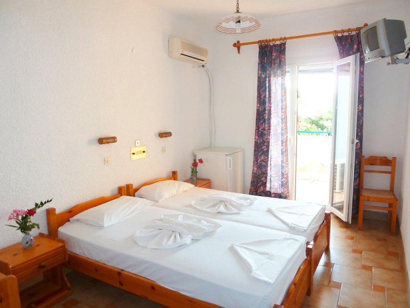 Paris Beach Hotel Iréo Kültér fotó