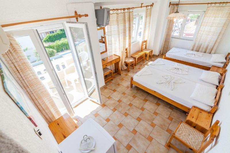 Paris Beach Hotel Iréo Kültér fotó